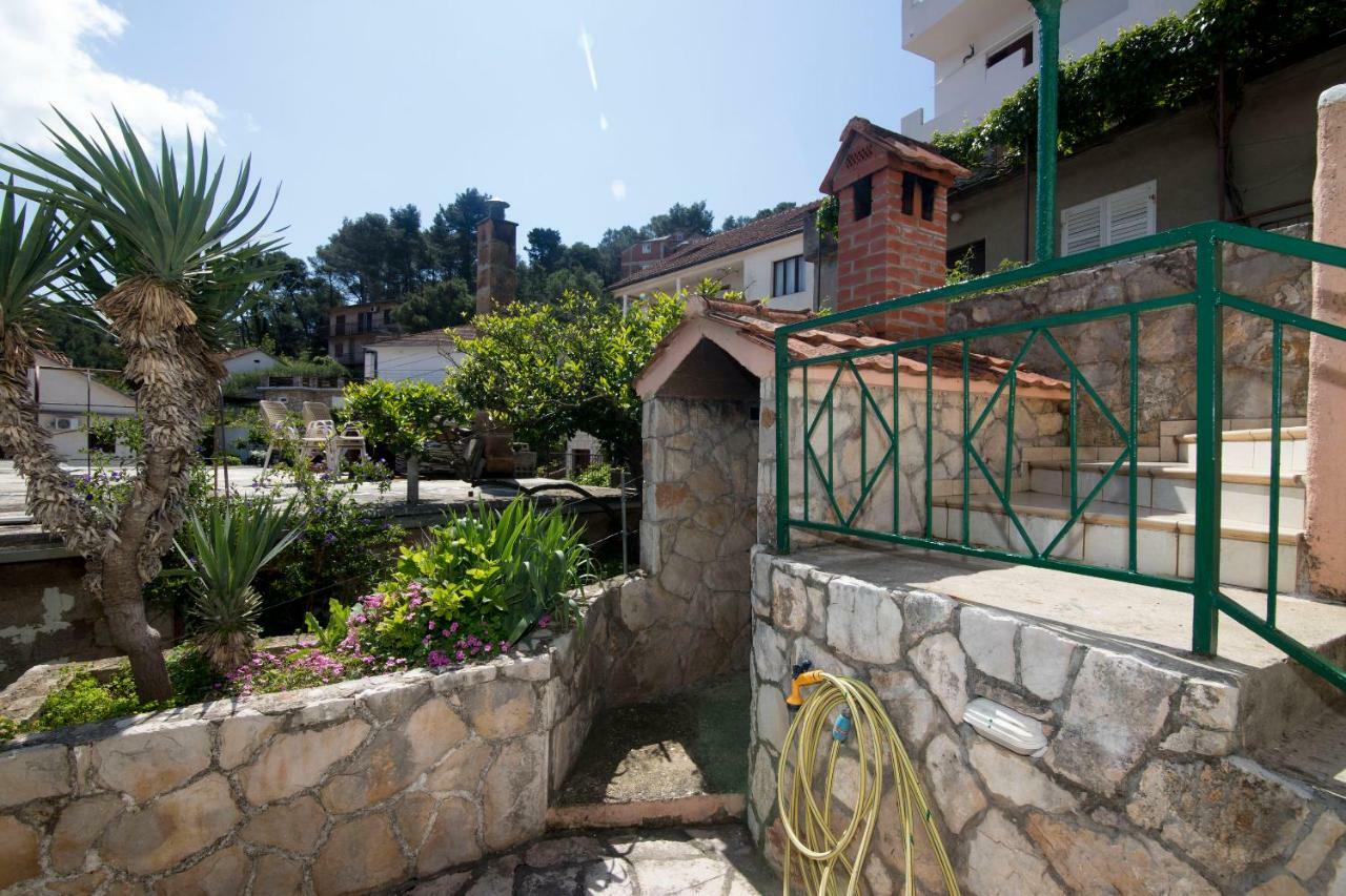 Apartments Palma Jelsa  Exteriör bild